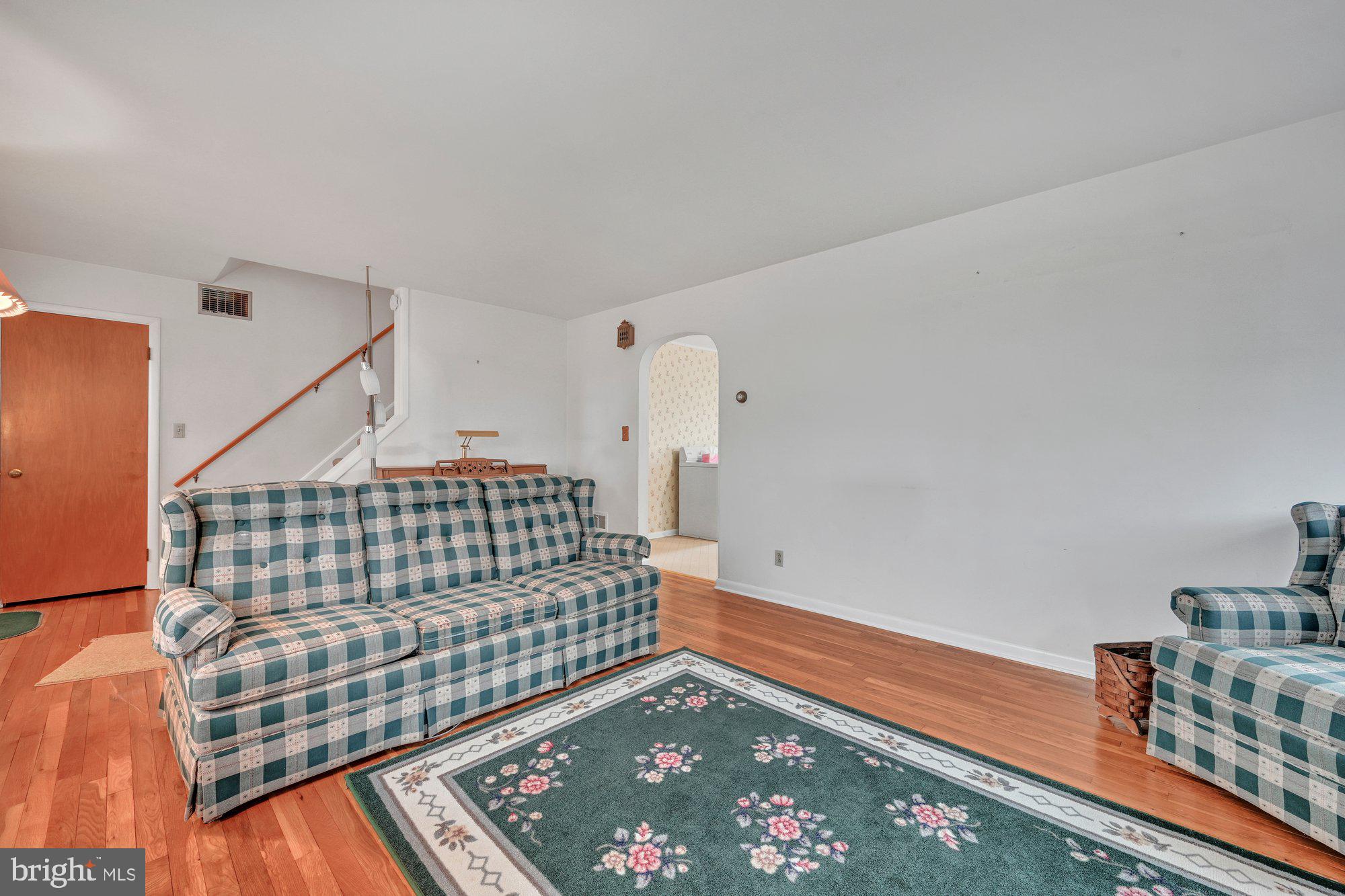 481 Foreman Road Elizabethtown, PA 17022 - Photo 10 of 38 Living Room