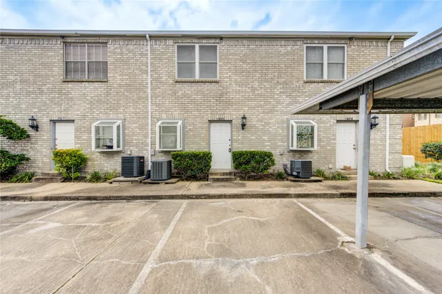 $205,000 | 7657 Cambridge Street, Unit 7657, Houston, TX 77054