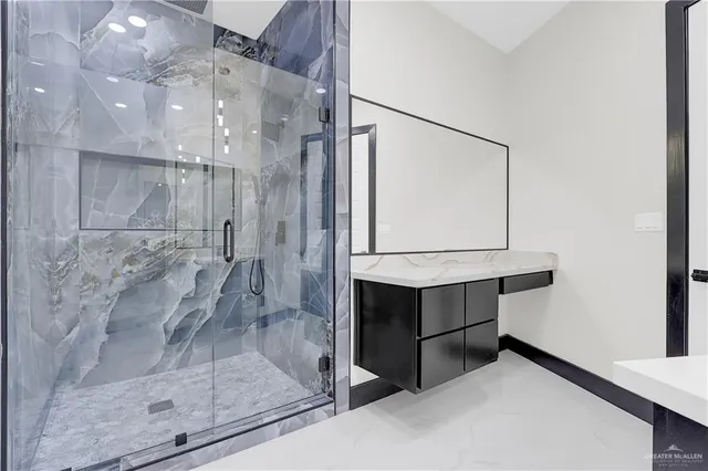 $550,000 | 2801 East Zarzamora Avenue, Hidalgo, TX 78557