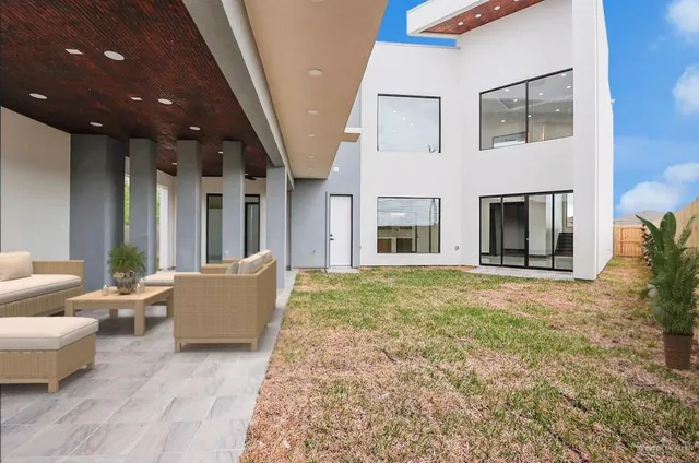 $550,000 | 2801 East Zarzamora Avenue, Hidalgo, TX 78557