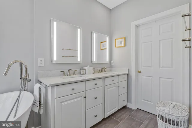 $875,000 | 18527 Bear Creek Terrace, Leesburg, VA 20176