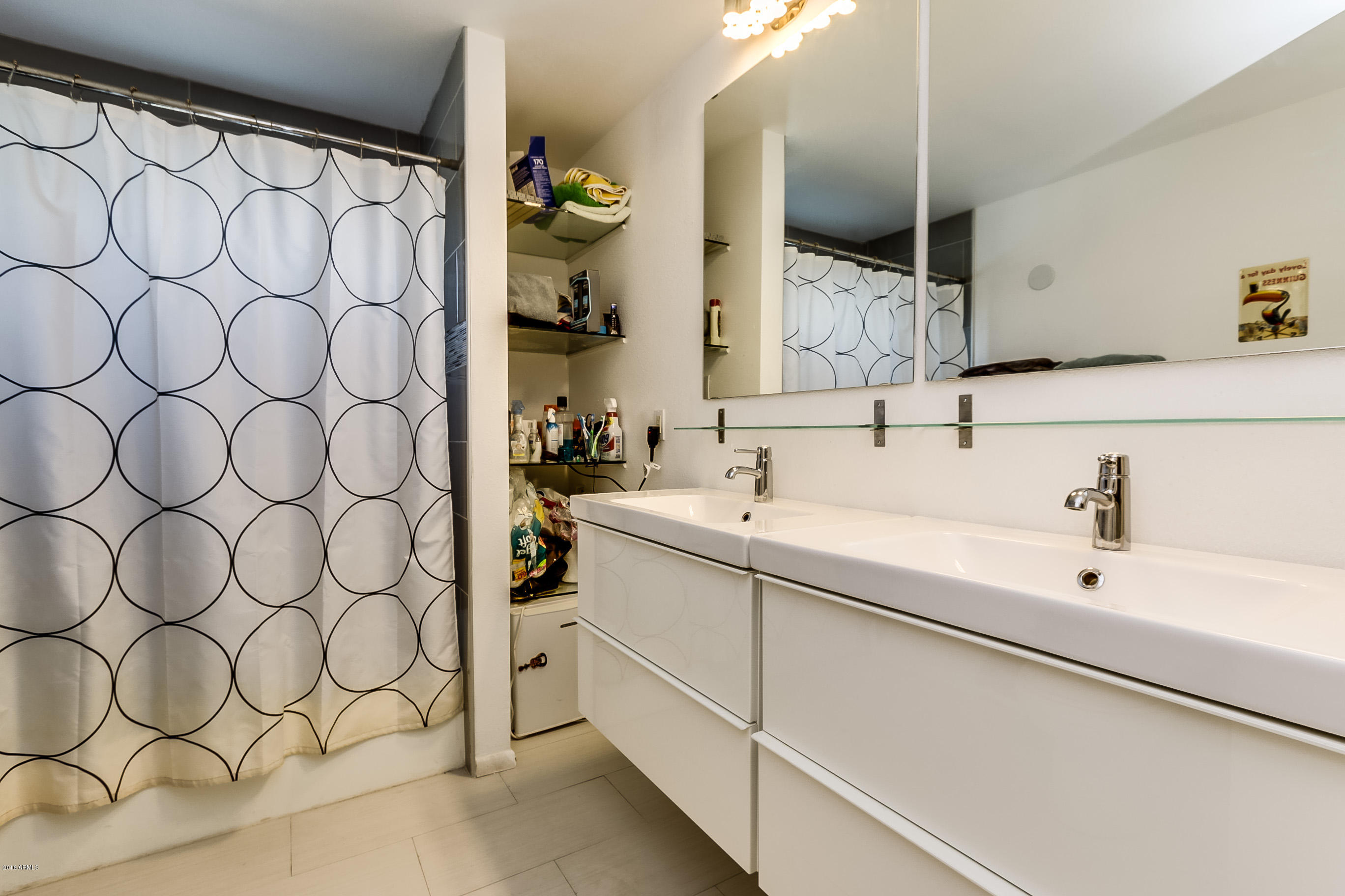 1149 West 10th Street Tempe, AZ 85281 - Photo 13 of 14 BATHROOM 2