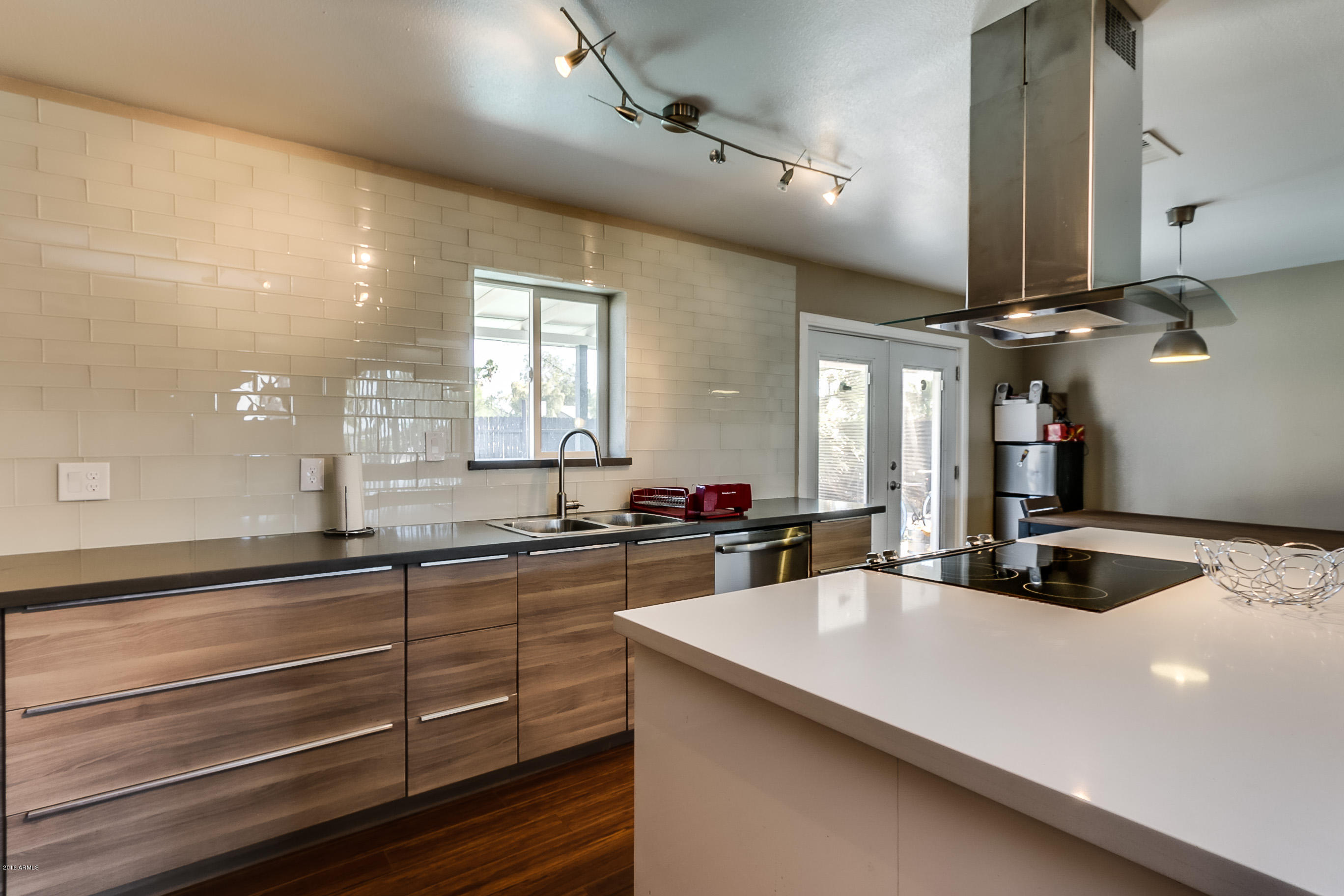 1149 West 10th Street Tempe, AZ 85281 - Photo 9 of 14 CUSTOM KITCHEN