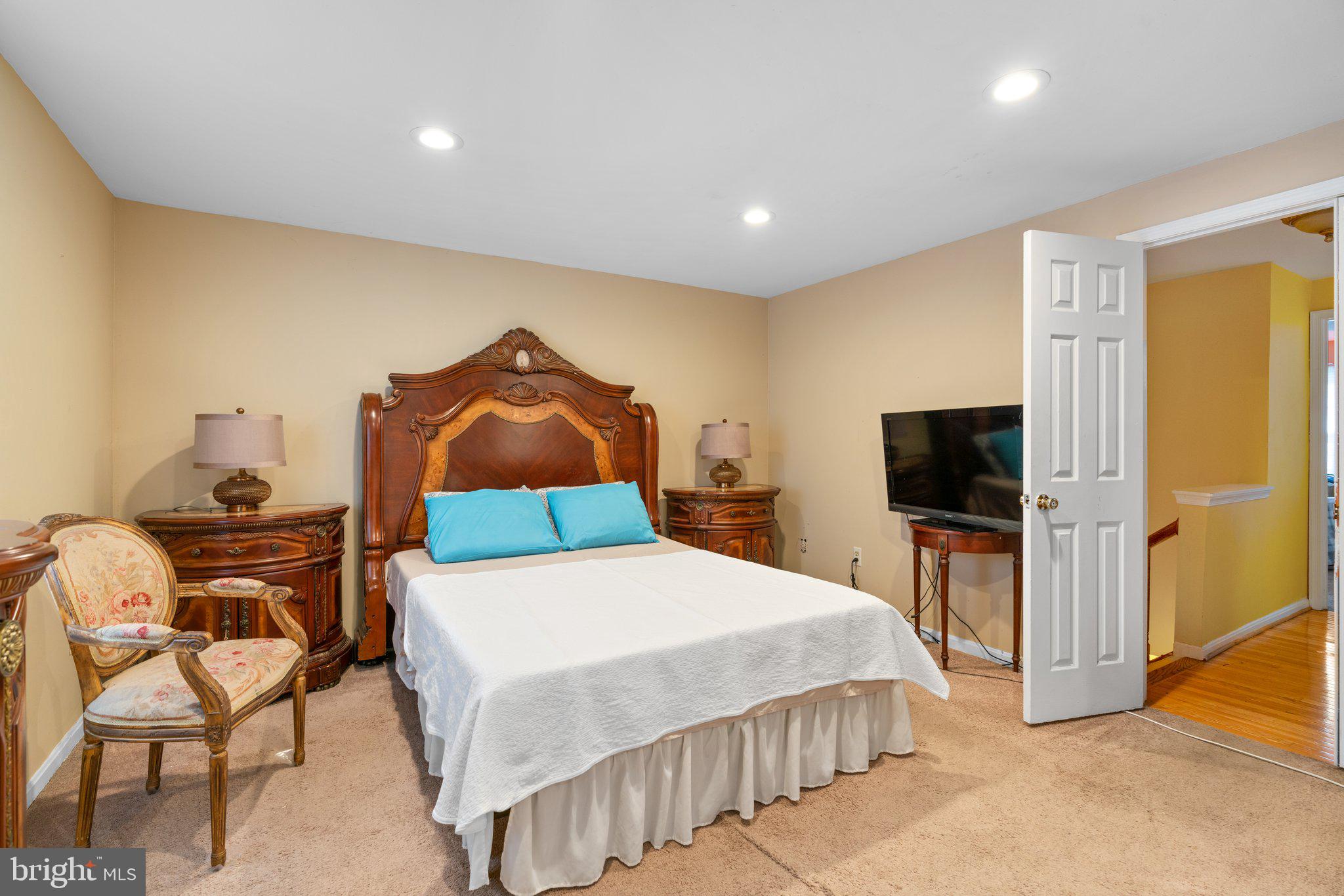 15015 Shamrock Ridge Road Silver Spring, MD 20906 - Photo 14 of 27 Upper Level - Owner's Suite