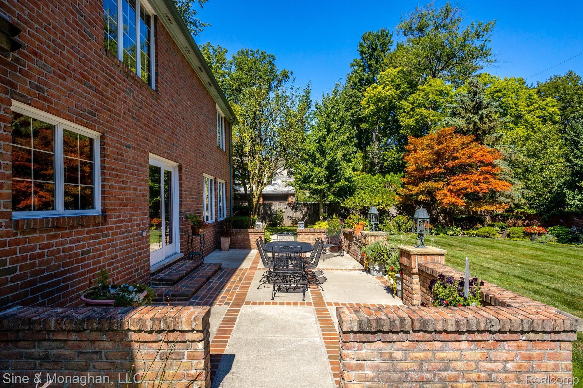 96 Lewiston Road Grosse Pointe, MI 48236 - Photo 51 of 76 96 Lewiston Exteriors S019.jpg