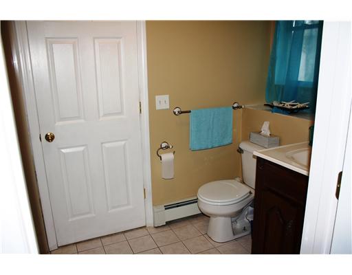 55 Treasure Road Narragansett, RI 02882 - Photo 11 of 12 Bathroom.