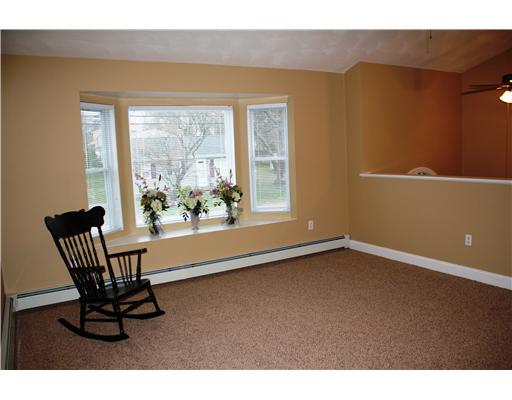55 Treasure Road Narragansett, RI 02882 - Photo 4 of 12 Living Room.