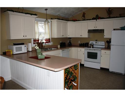 55 Treasure Road Narragansett, RI 02882 - Photo 5 of 12 Kitchen.