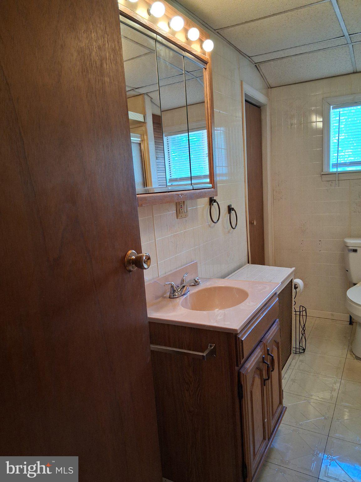 265 View Street Johnstown, PA 15902 - Photo 52 of 66 Charming bathroom with classic touches.