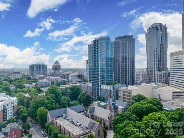 $2,450 | 333 West Trade Street, Unit 1802, Charlotte, NC 28202