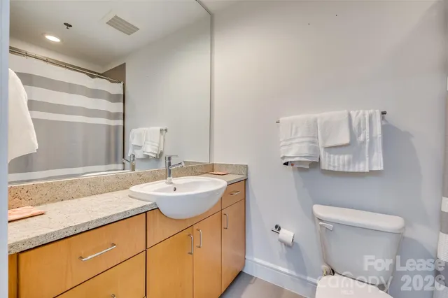 $2,450 | 333 West Trade Street, Unit 1802, Charlotte, NC 28202
