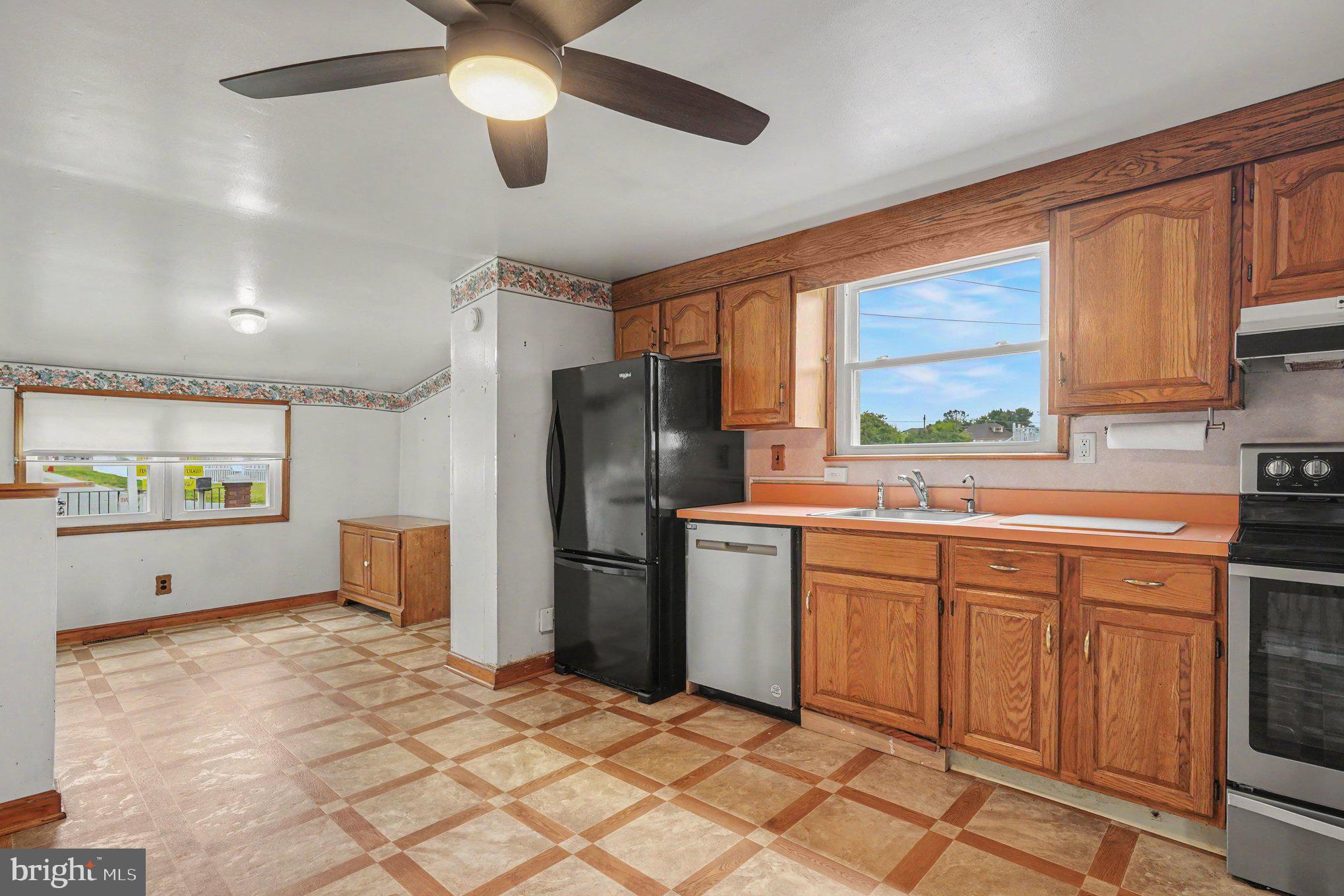 3823 Annadale Road Dundalk, MD 21222 - Photo 9 of 36 Kitchen