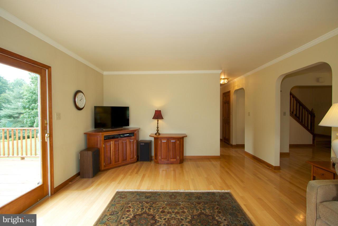 1695 Deep Run Road Whiteford, MD 21160 - Photo 9 of 30 Living Room
