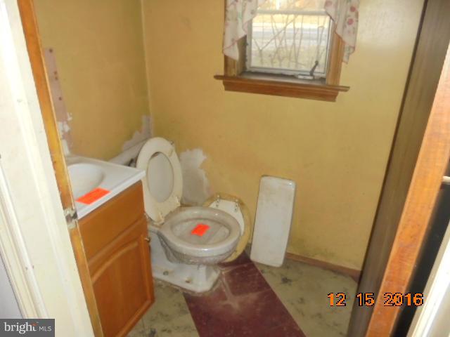 301 Warren Road Cockeysville, MD 21030 - Photo 8 of 9 Bath