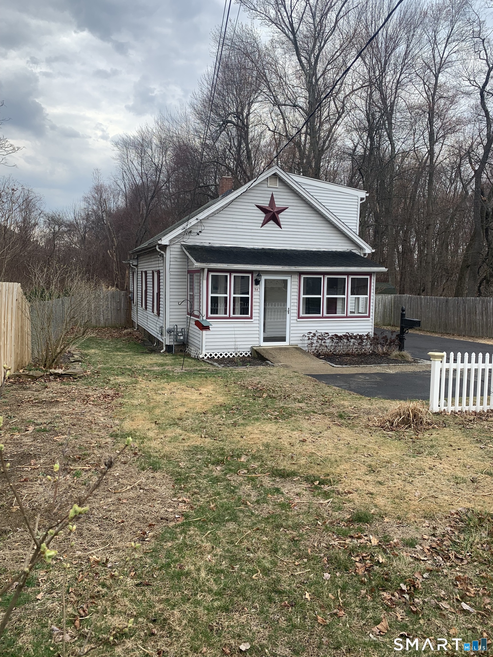 54 Brainard Road Enfield, CT 06082 - Photo 2 of 29 Front/side