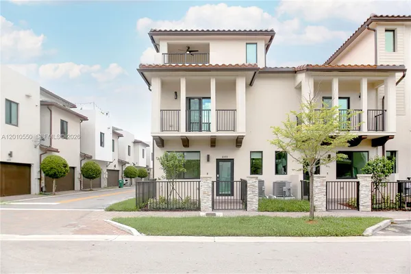 $5,200 | 8370 Northwest 49th Street, Unit 8370, Doral, FL 33166