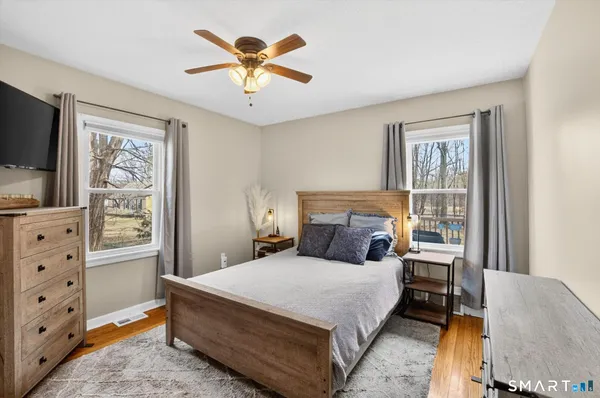 $330,000 | 610 East Street South, Suffield, CT 06078