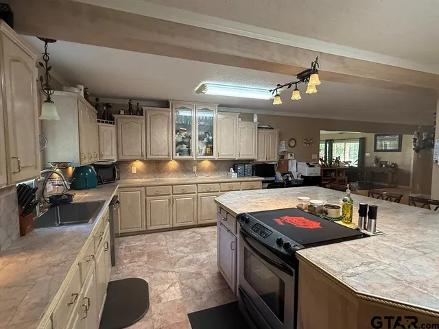 $599,000 | 1694 Farm To Market Road 319, Elkhart, TX 75839