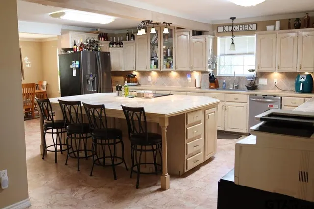 $599,000 | 1694 Farm To Market Road 319, Elkhart, TX 75839