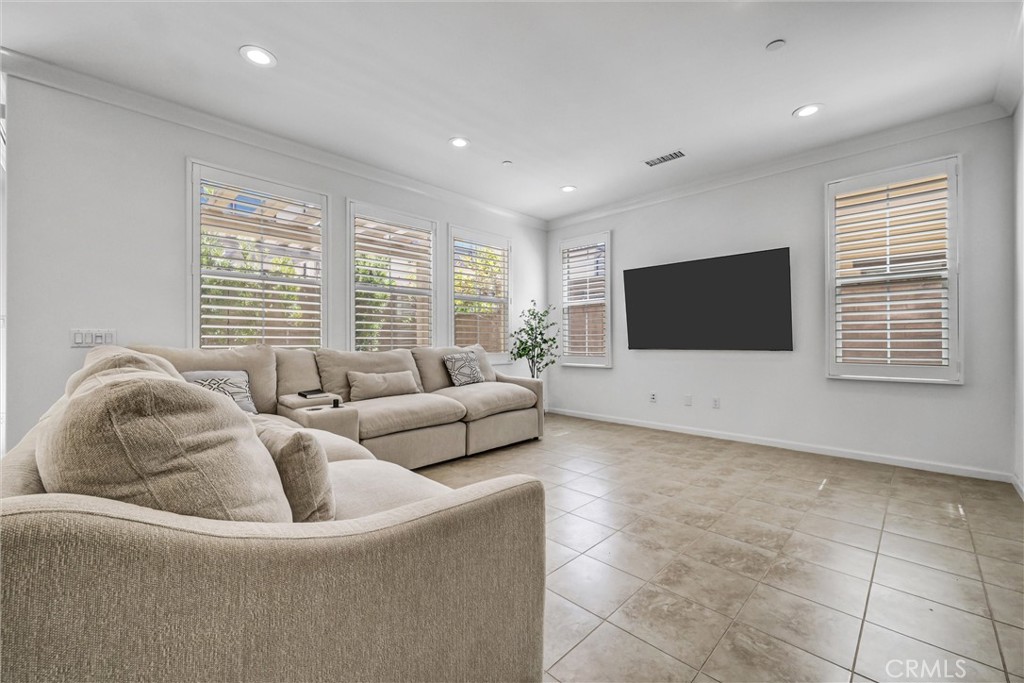 121 Rodeo Irvine, CA 92602 - Photo 7 of 34