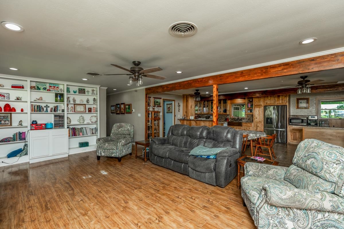 2231 Neyland Road Silsbee, TX 77656 - Photo 13 of 48