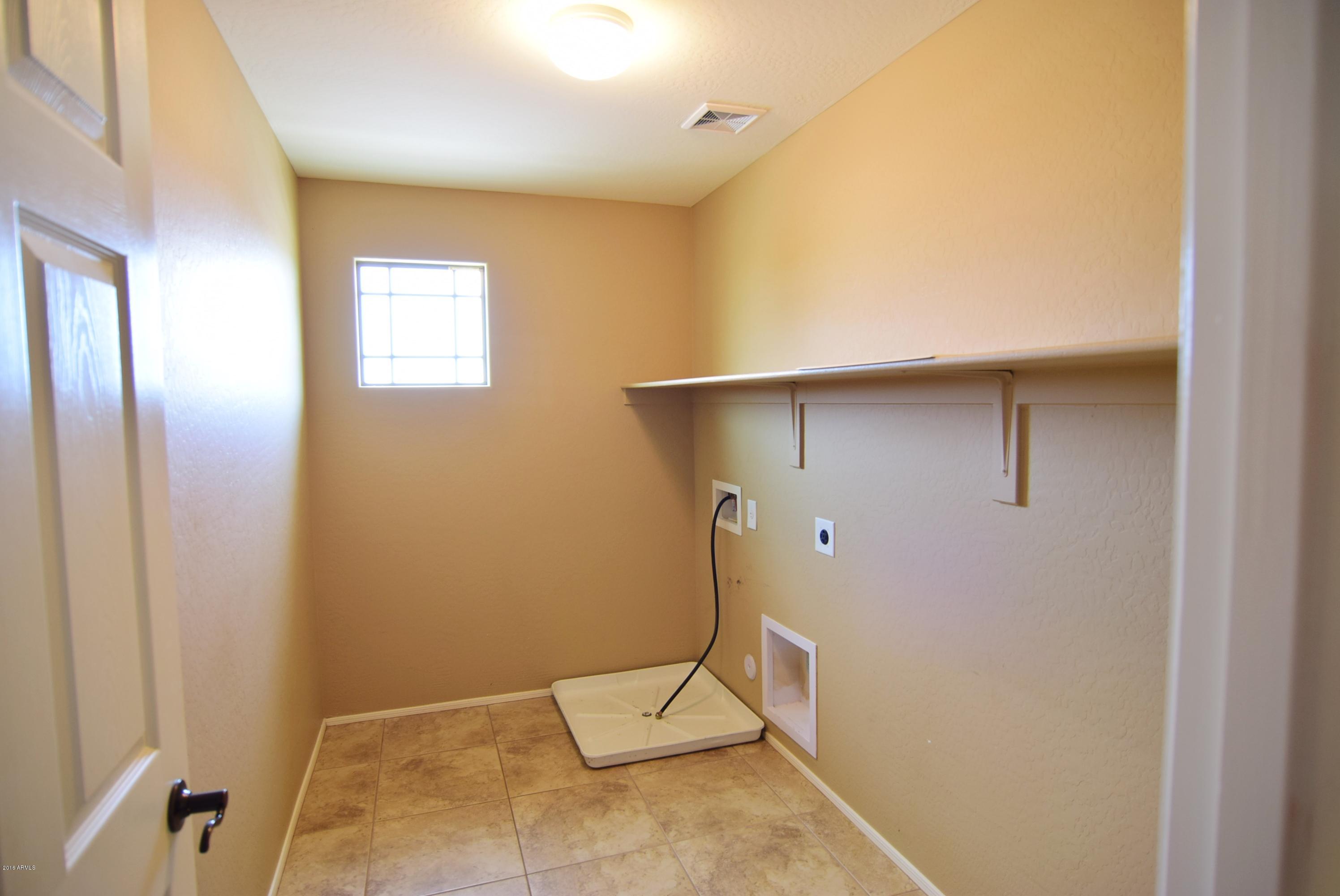 849 West Trellis Road San Tan Valley, AZ 85140 - Photo 19 of 21 Laundry
