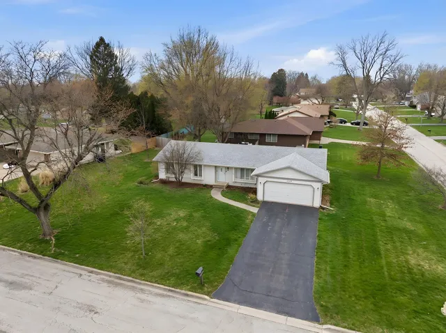 $235,500 | 3560 Montlake Drive, Rockford, IL 61114