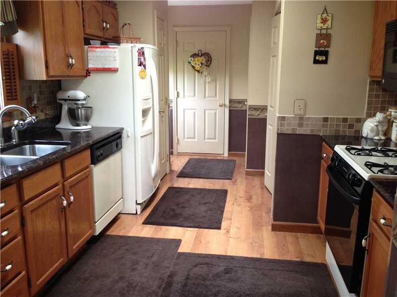 113 Holl Road Cabot, PA 16023 - Photo 3 of 6 Kitchen.