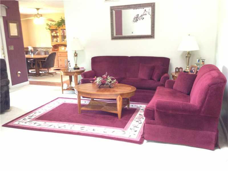 113 Holl Road Cabot, PA 16023 - Photo 4 of 6 Living Room.