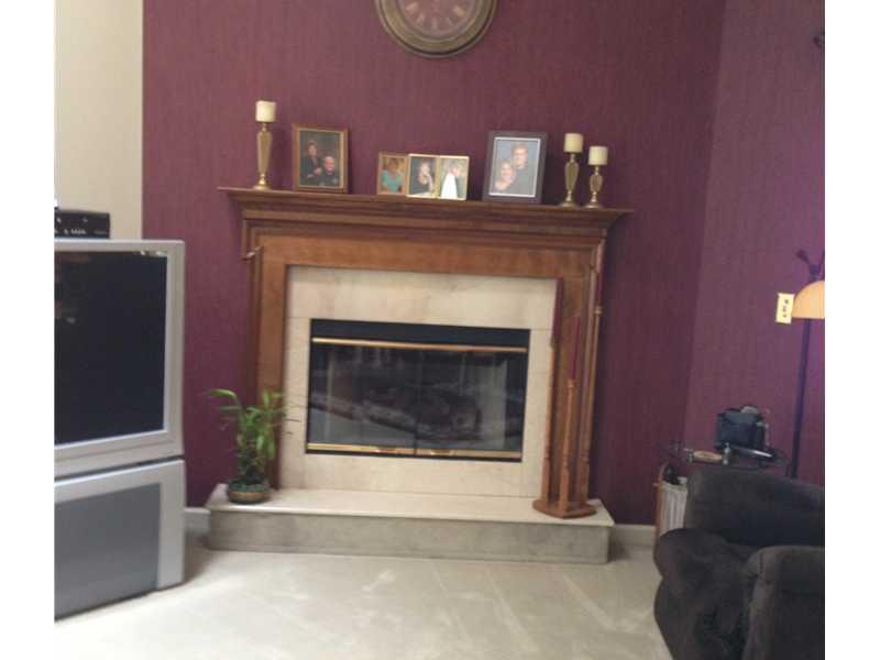113 Holl Road Cabot, PA 16023 - Photo 6 of 6 Living Room.