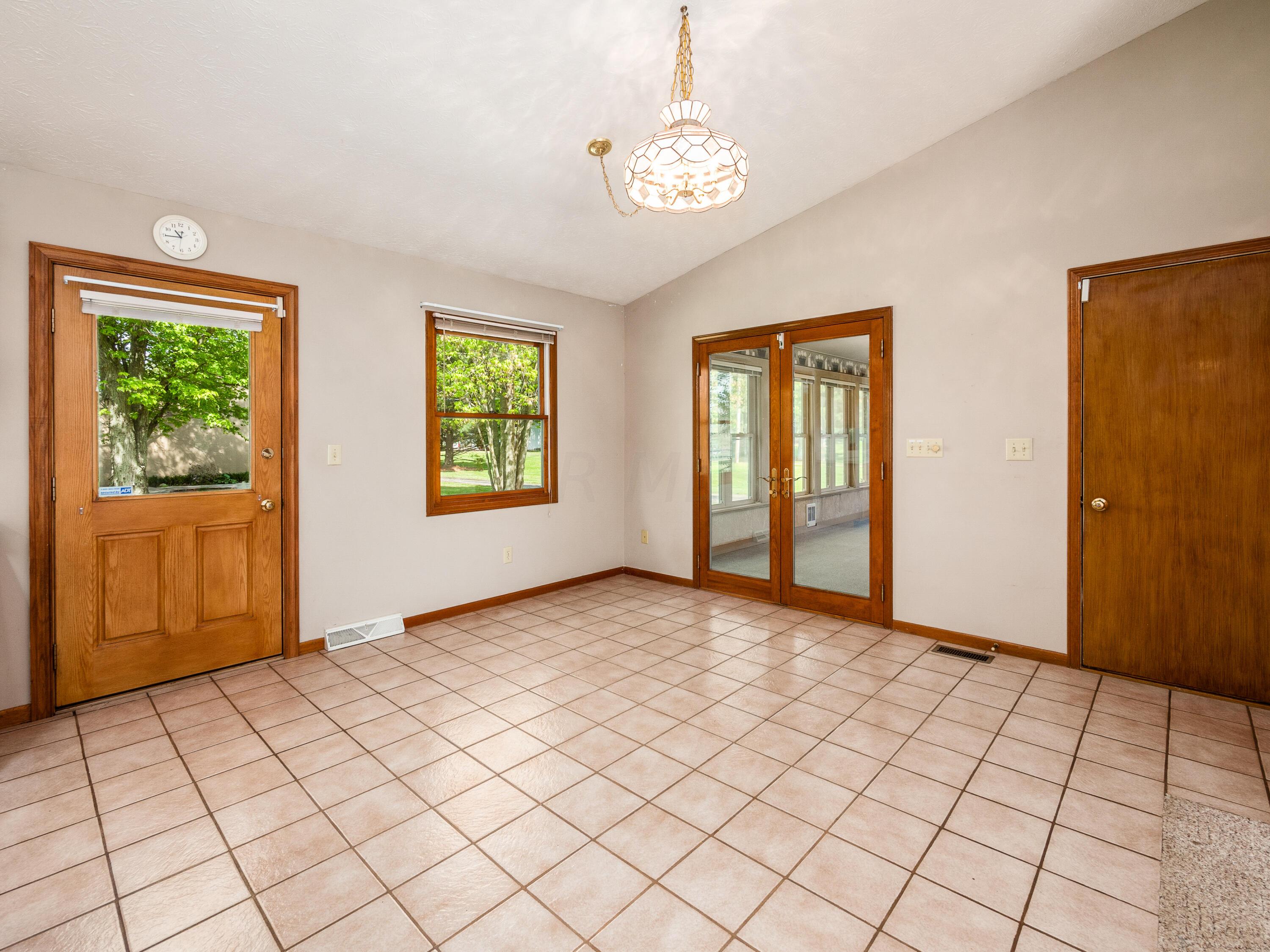 4274 Green Cook Road Westerville, OH 43082 - Photo 8 of 31 Gallery Image 8