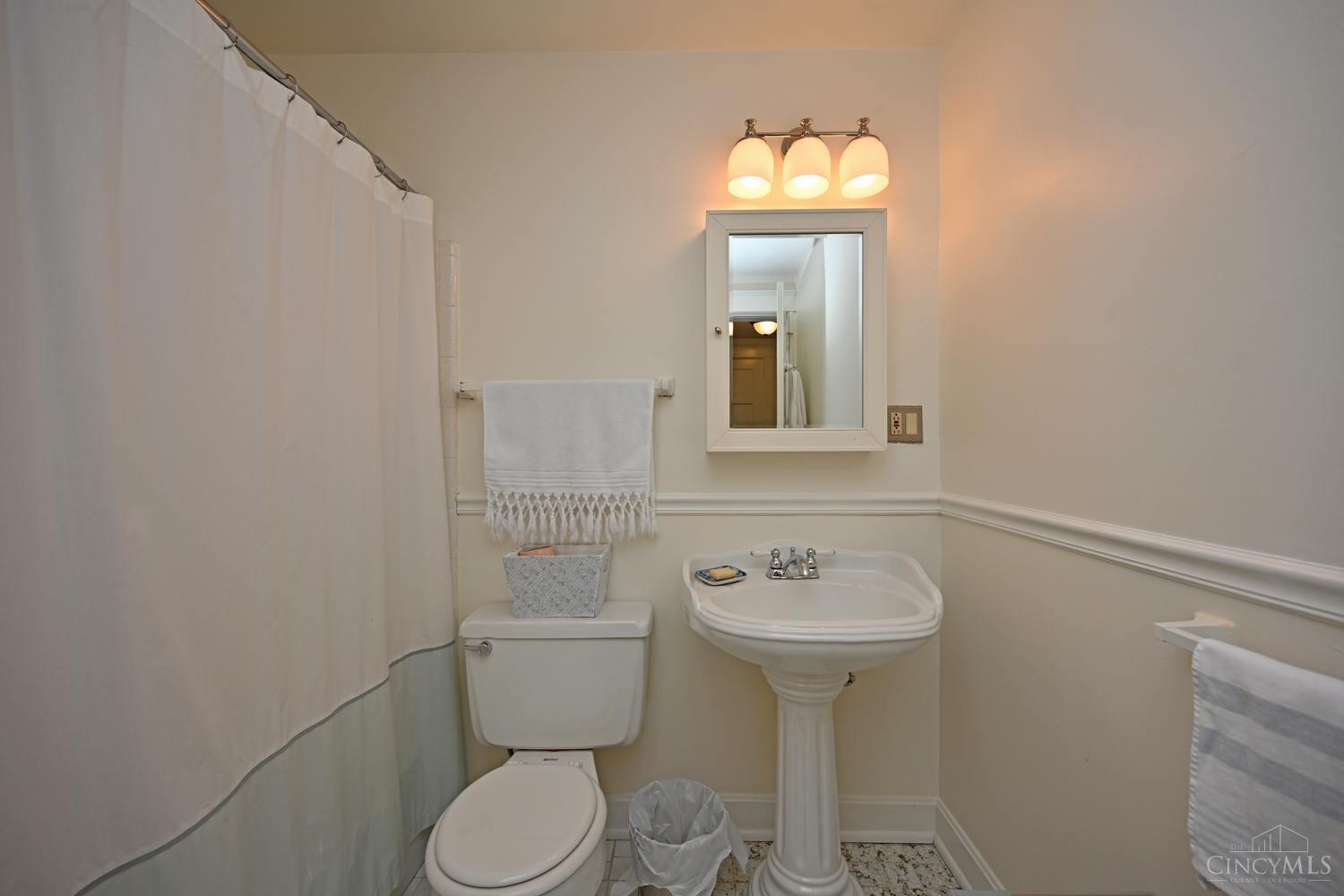 2136 Madison Road, Unit D Cincinnati, OH 45208 - Photo 31 of 34