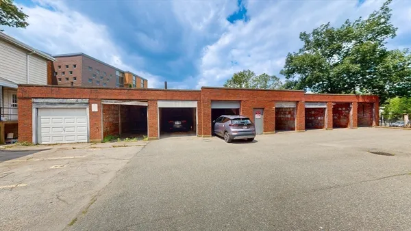 $899,000 | 52 Babcock Street, Unit 1, Brookline, MA 02446