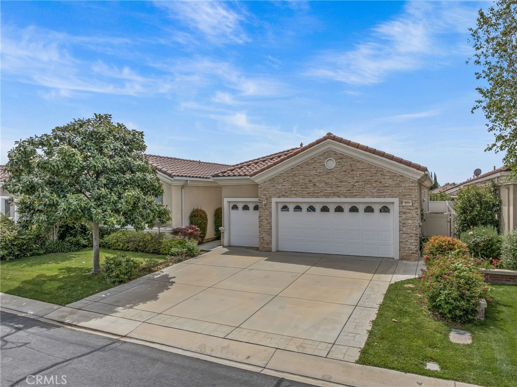 979 Ironwood Road Beaumont, CA 92223 - Photo 2 of 42