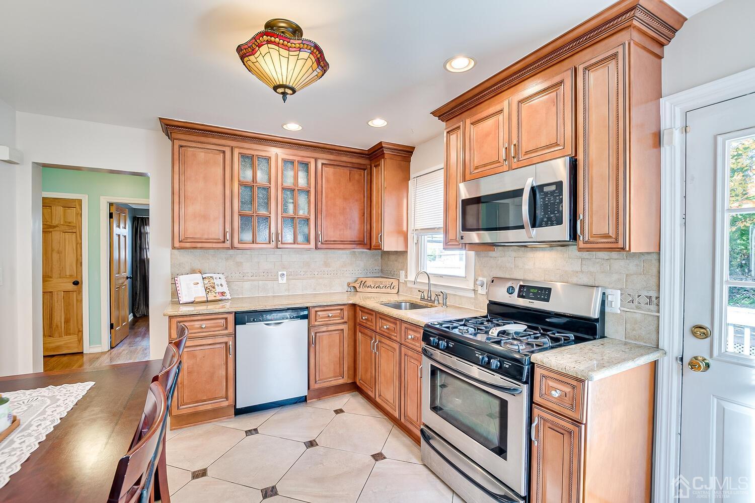 1311 Vauxhall Road Union, NJ 07083 - Photo 15 of 42 Gallery Image 15