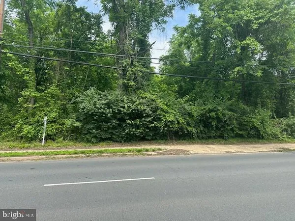 $879,000 | 2754 Chain Bridge Road, Vienna, VA 22181