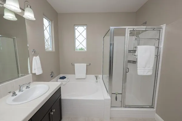 $599,000 | 1638 North Mcpherson Lane, Clovis, CA 93619