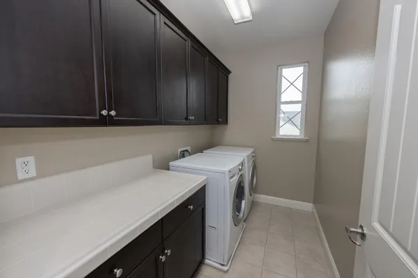 $599,000 | 1638 North Mcpherson Lane, Clovis, CA 93619