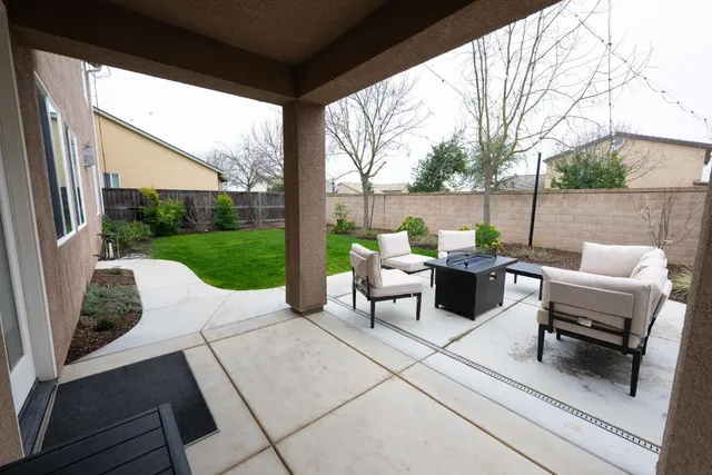 $599,000 | 1638 North Mcpherson Lane, Clovis, CA 93619