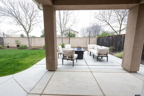 $599,000 | 1638 North Mcpherson Lane, Clovis, CA 93619