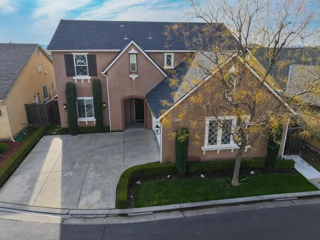 $599,000 | 1638 North Mcpherson Lane, Clovis, CA 93619