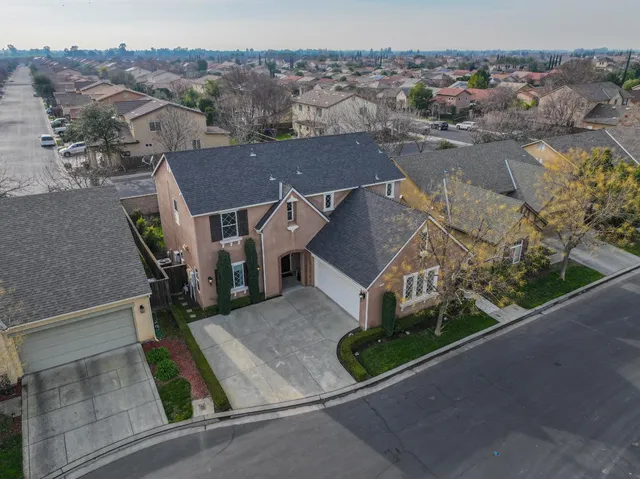 $599,000 | 1638 North Mcpherson Lane, Clovis, CA 93619