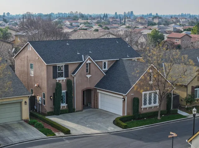 $599,000 | 1638 North Mcpherson Lane, Clovis, CA 93619