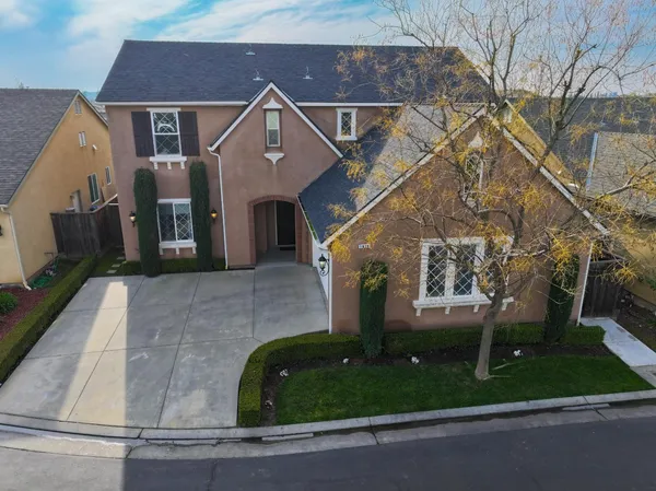 $599,000 | 1638 North Mcpherson Lane, Clovis, CA 93619