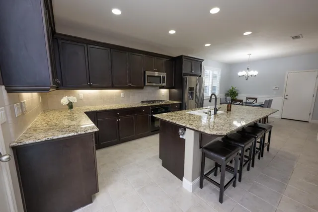 $599,000 | 1638 North Mcpherson Lane, Clovis, CA 93619