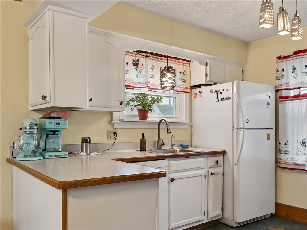 112 Maplehurst Road Irondequoit, NY 14617 - Photo 13 of 31