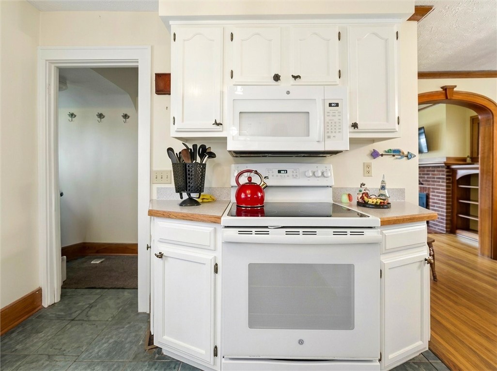 112 Maplehurst Road Irondequoit, NY 14617 - Photo 15 of 31