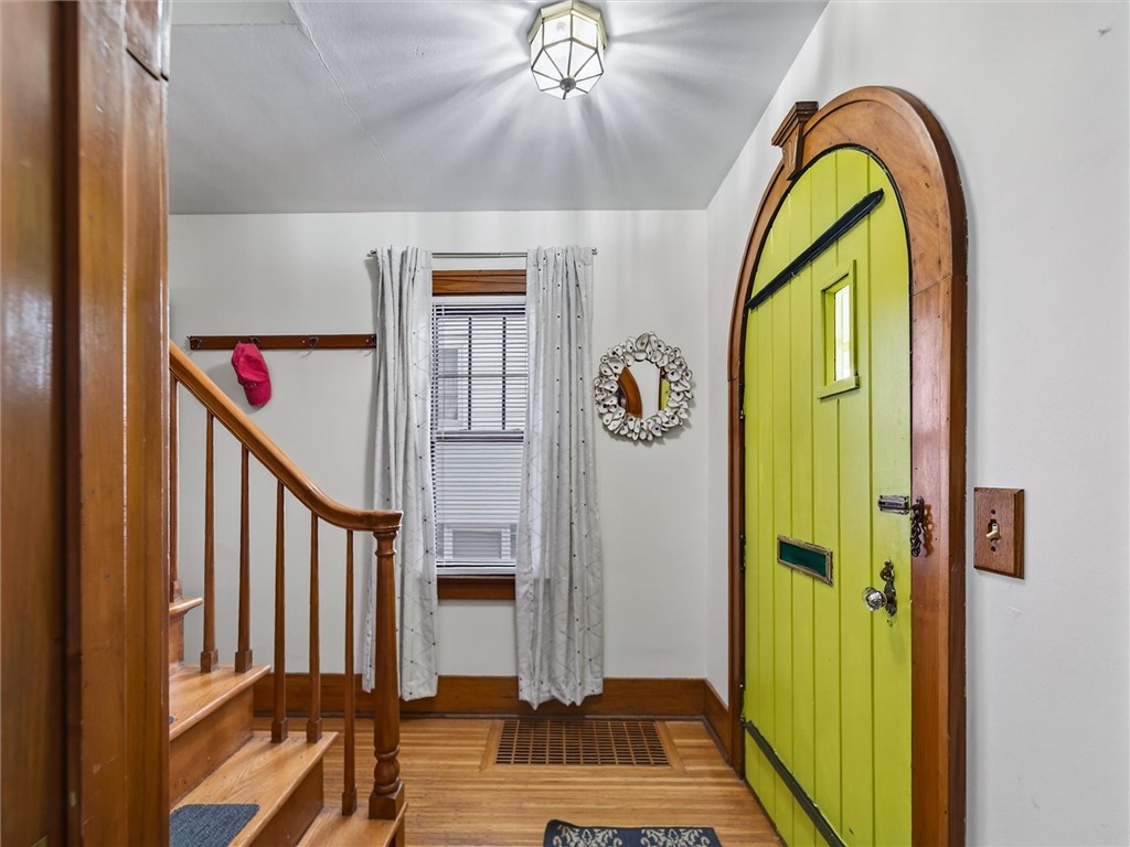 112 Maplehurst Road Irondequoit, NY 14617 - Photo 5 of 31