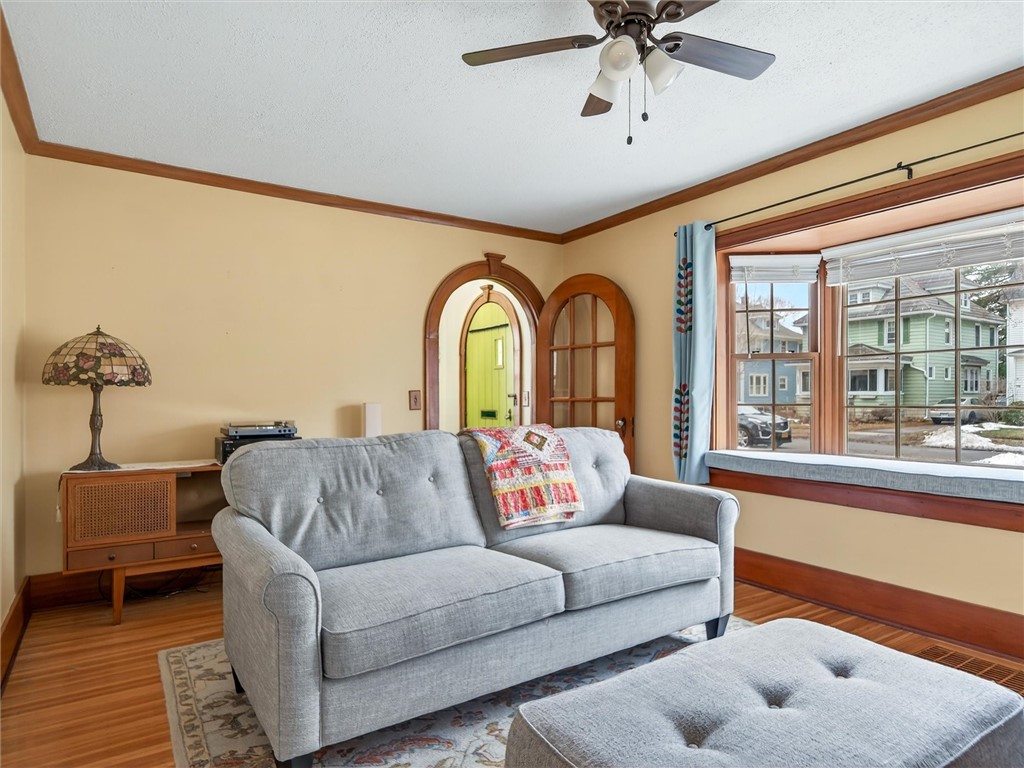 112 Maplehurst Road Irondequoit, NY 14617 - Photo 6 of 31