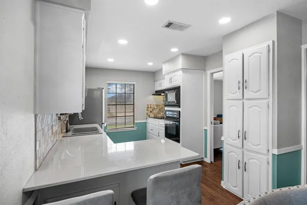 $379,900 | 3125 Teakwood Drive, Bedford, TX 76021